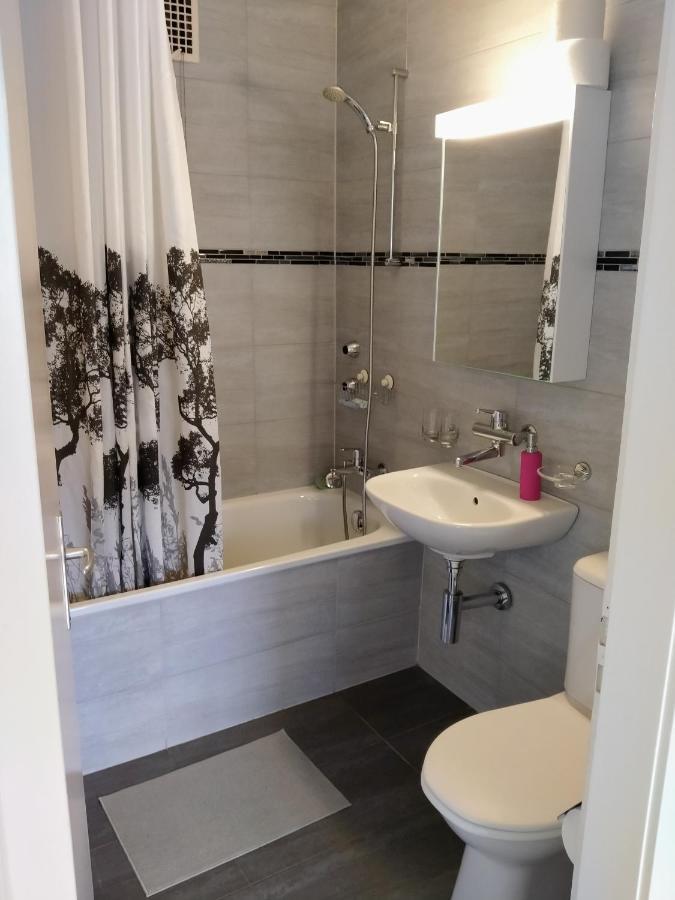 شقة Studio, 4-7 Mins To Bern Main Station By Train المظهر الخارجي الصورة